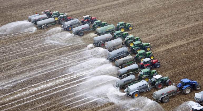 tractor-reuters-770x420