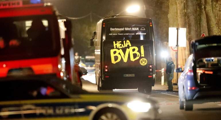 Bus-Borussia-Dortmund-2017-efe