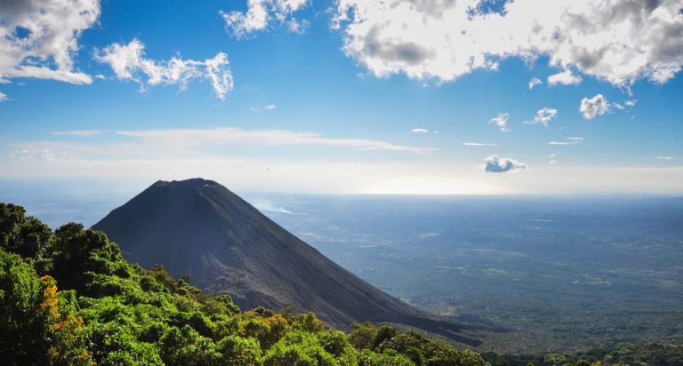 volcan-izalco-el-salvador.jpg.imgw.1280.1280