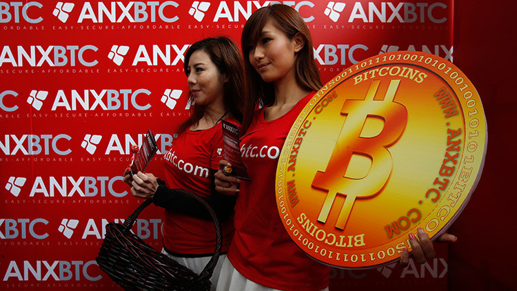 Chicas posando - Bitcoin