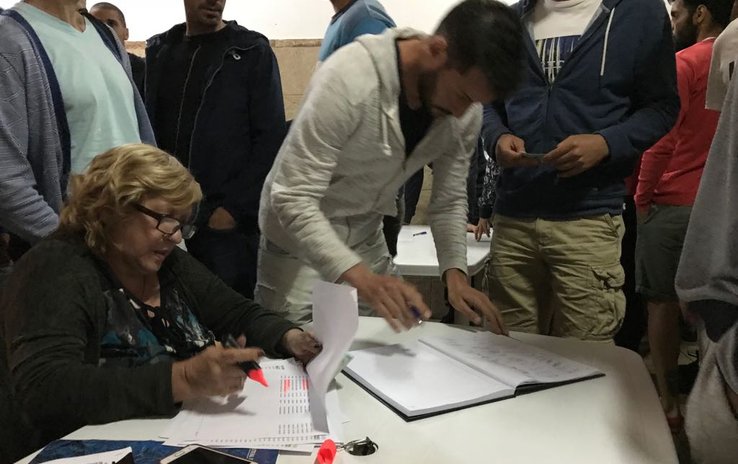 Escribana Pilar Freire en asamblea