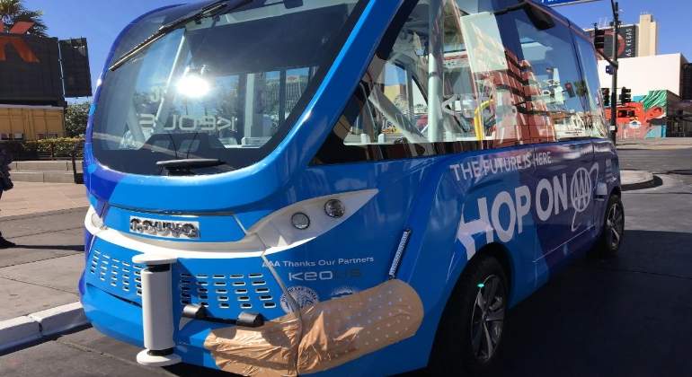 autobus-navya-averiado