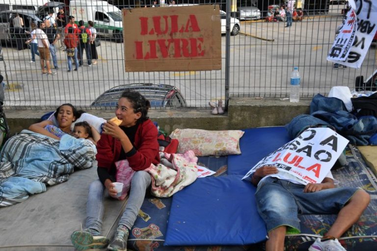 Acampantes por Lula