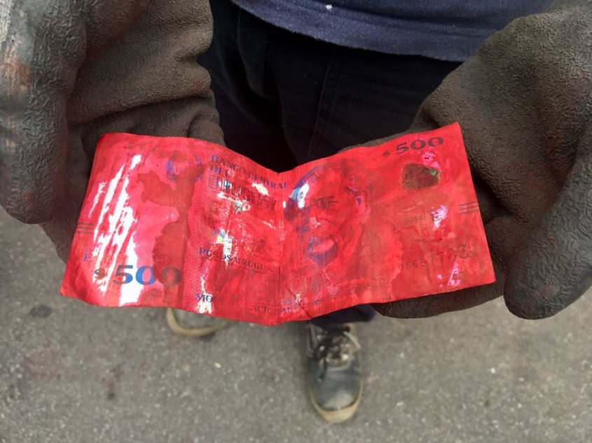 Billete entintado -subrayado