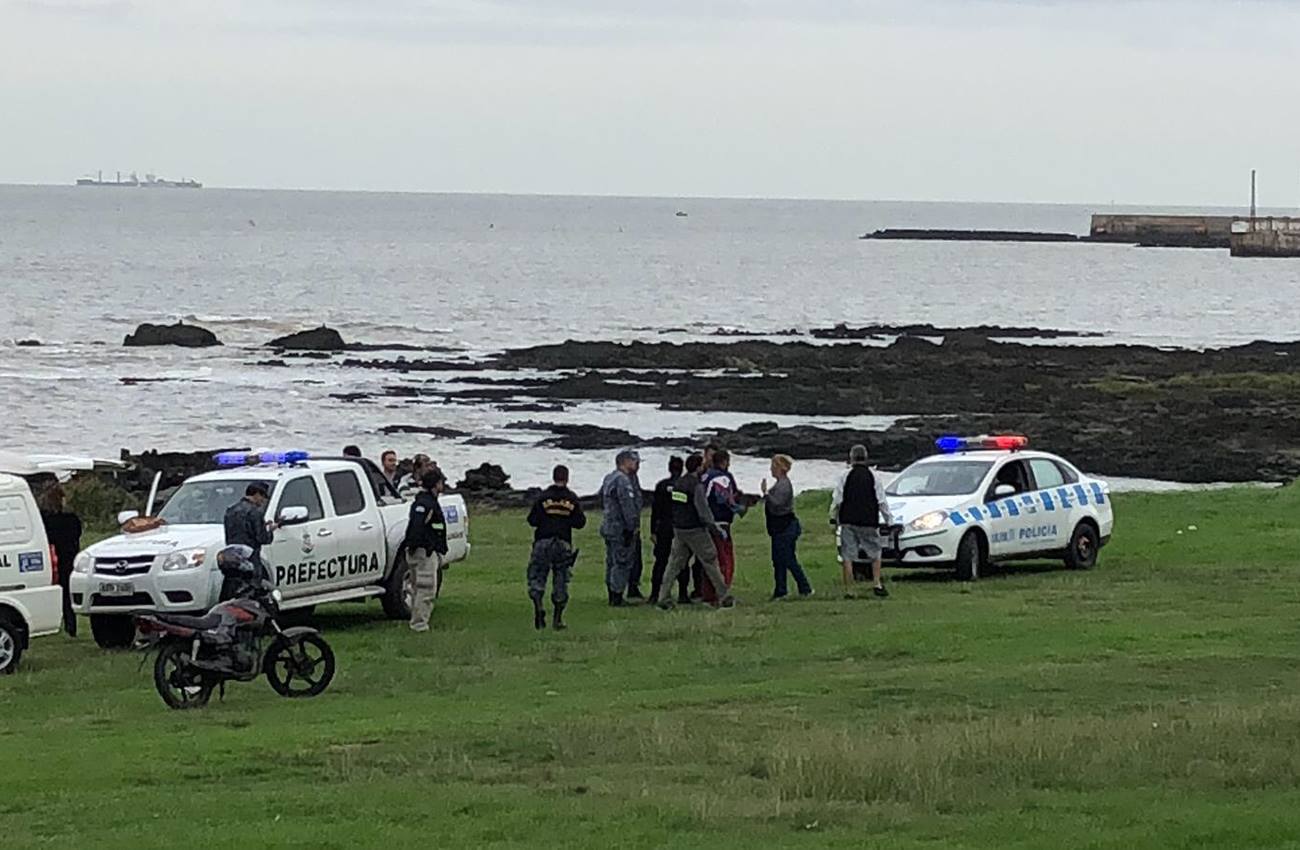 Familiares luchando contra la policía