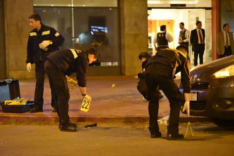 Asalto cajero -observador