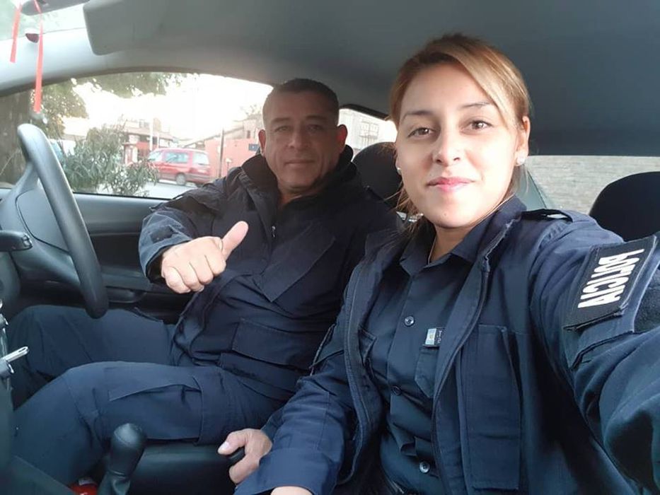 Policía Argentina salva bebé