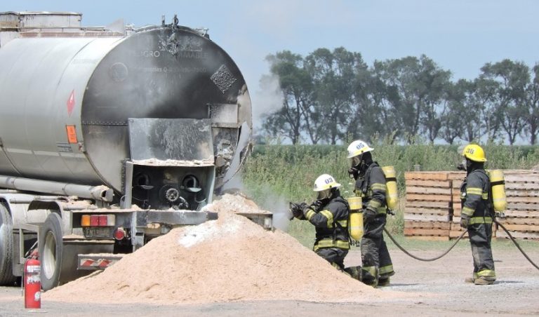 Se-incendió-un-camión-cargado-con-asfalto-1-Custom