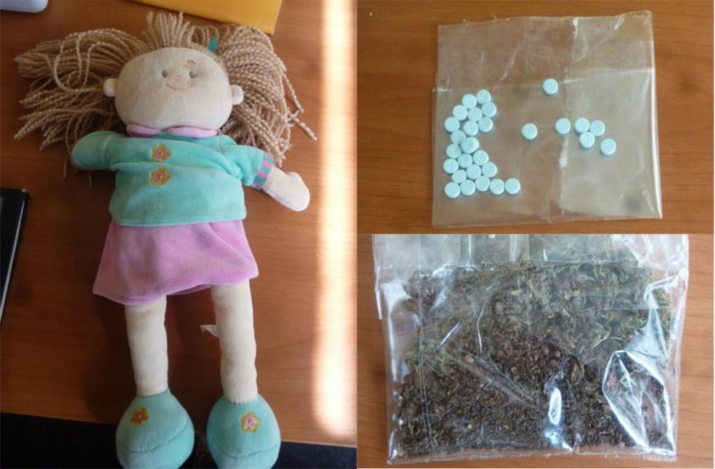 Muñeca con drogas