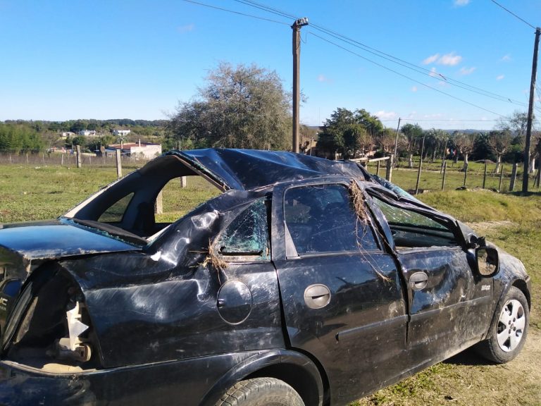 Auto volcado Zapicán -fm965