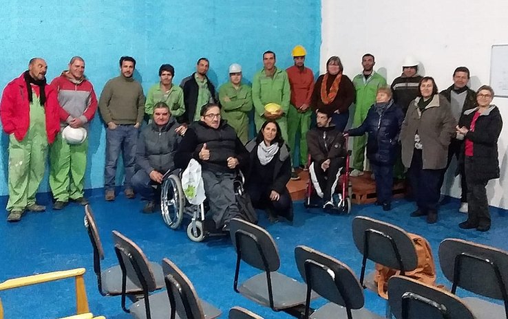 Equipo reclusos que trabaja en política -ecos