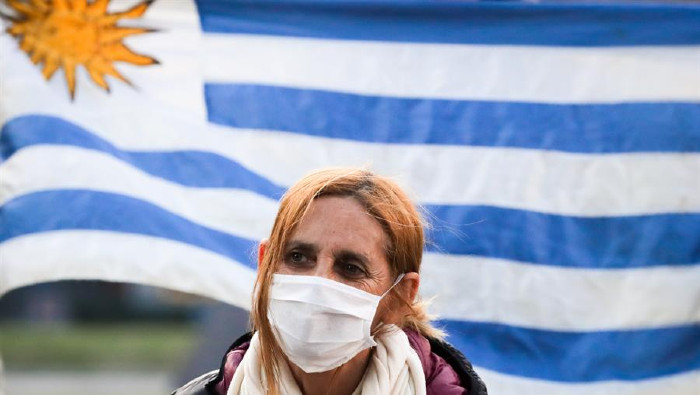 docentes_uruguayos_manifiestan_desacuerdo_retorno_clases_efe