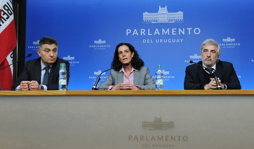 Conferencia presupuesto -Isaac Alfie, Azucena Arbeleche y Alejandro Irastorza