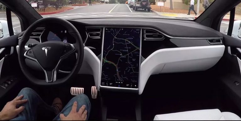 Tesla piloto automático