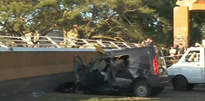 Choque puente peatonal -subrayado