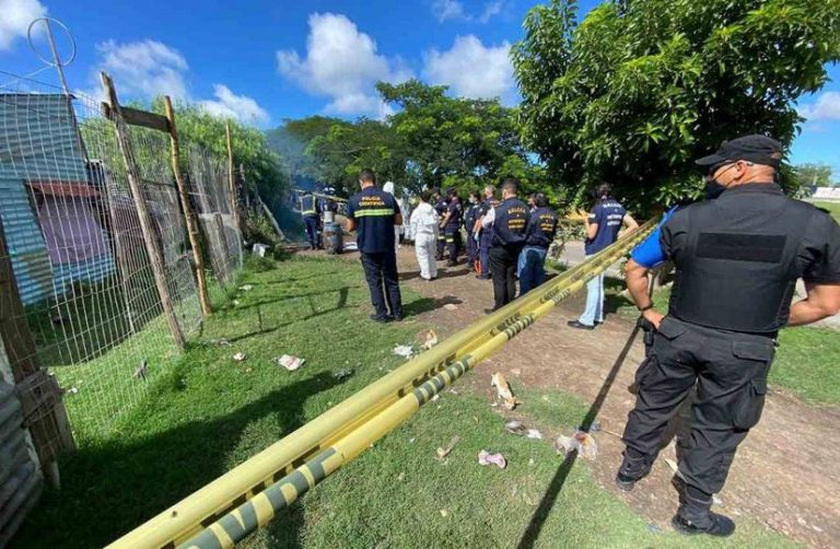 Encuentran dos cuerpos dentro de tarrinas de plástico