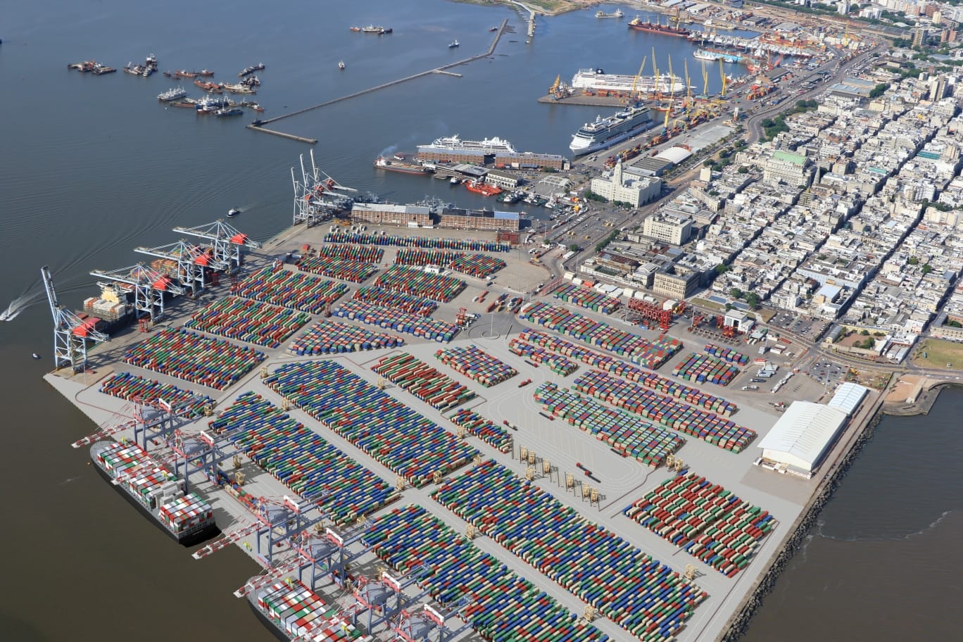 Puerto Montevideo -contenedores