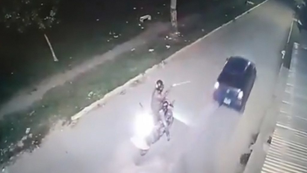 Hombre disparando en Argentina