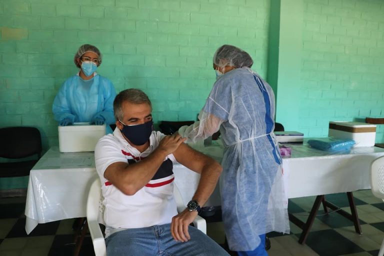 Dr Mario Silvera vacunado -G33