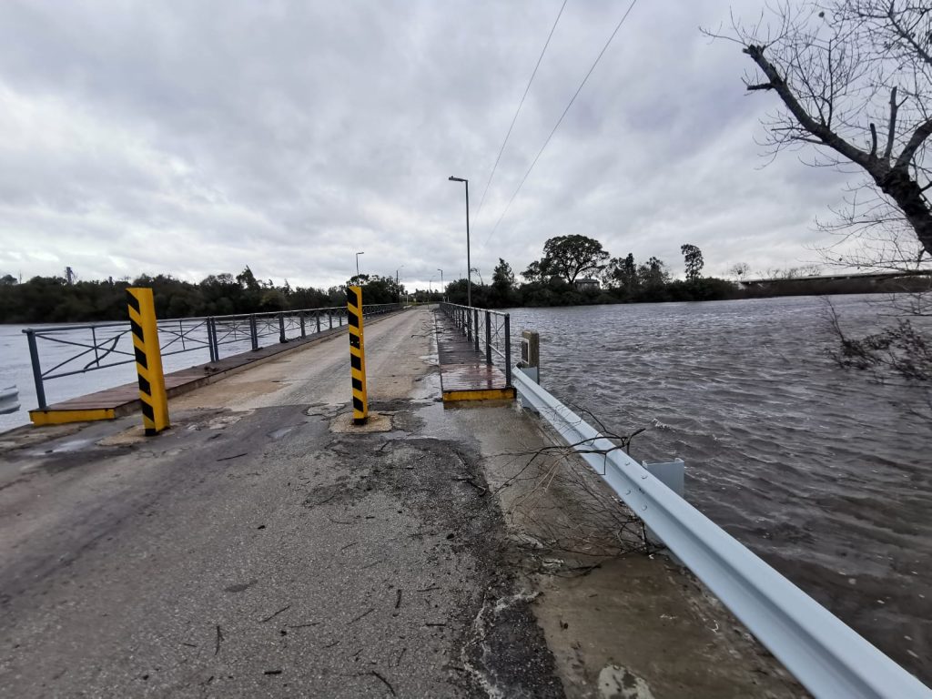 Puente Víctor Lima - creciente