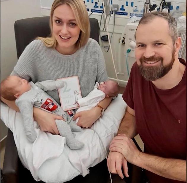 Mujer-doble-embarazo-