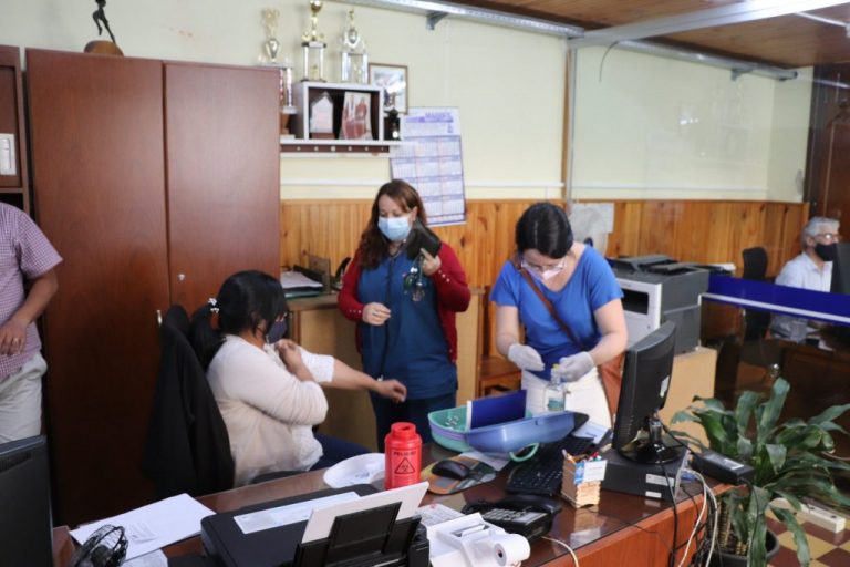 Controles de salud a funcionarios Municipales