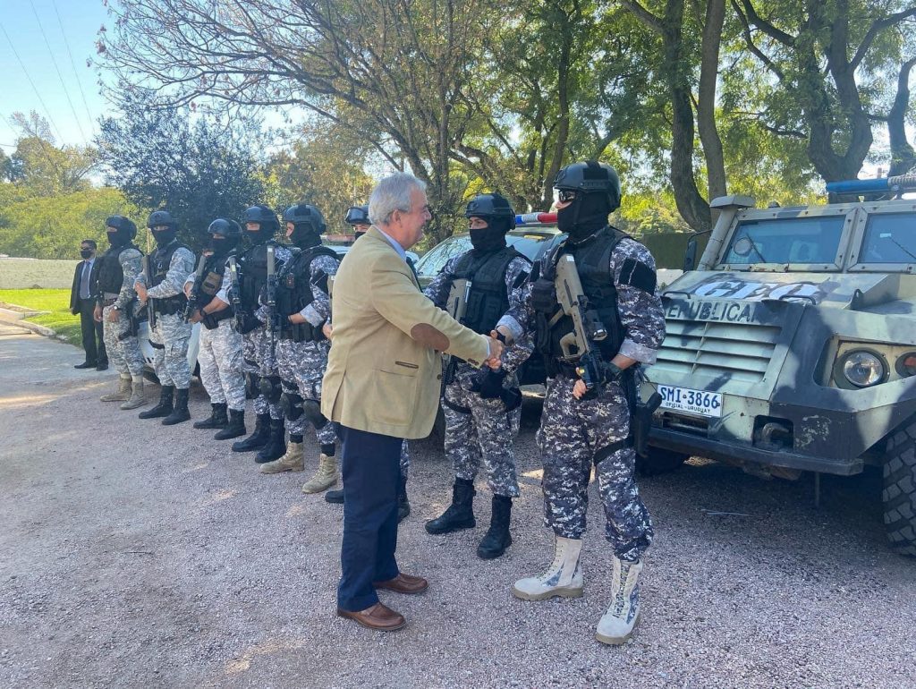 Reconocimiento a policías por incautación de drogas