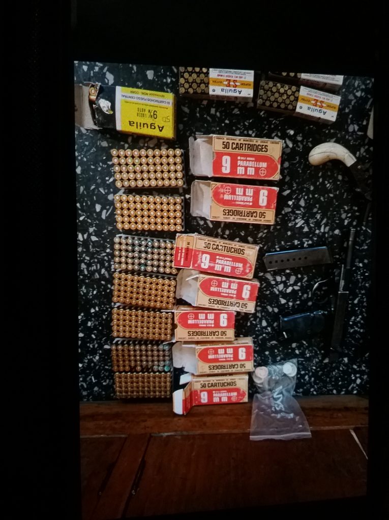 balas y armas robadas