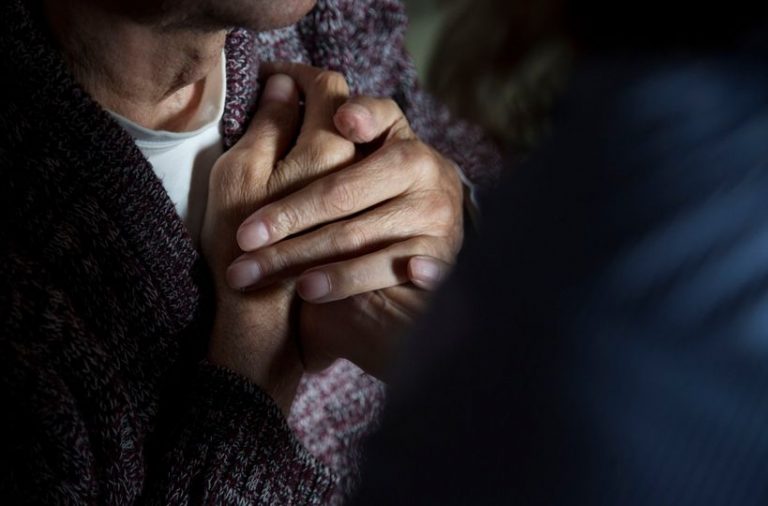 Cuidados paliativos manos