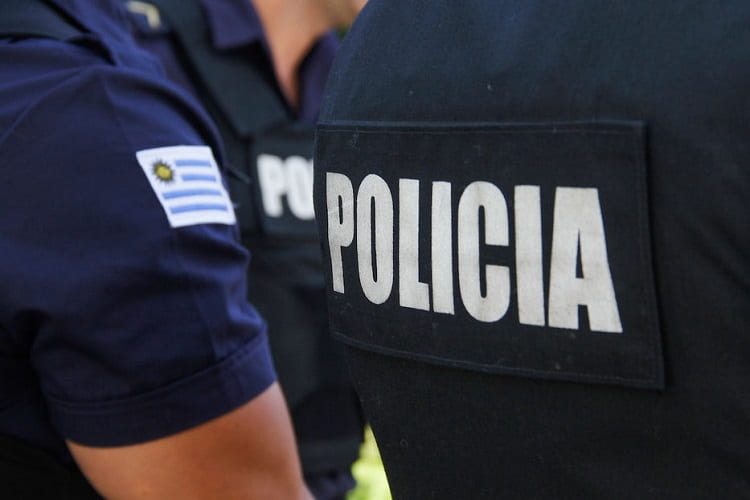 Policía